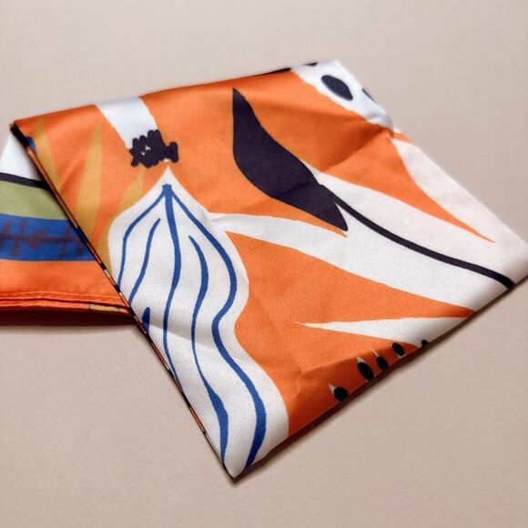 Vibrant Abstract Scarf G41 - Picture 4 of 4